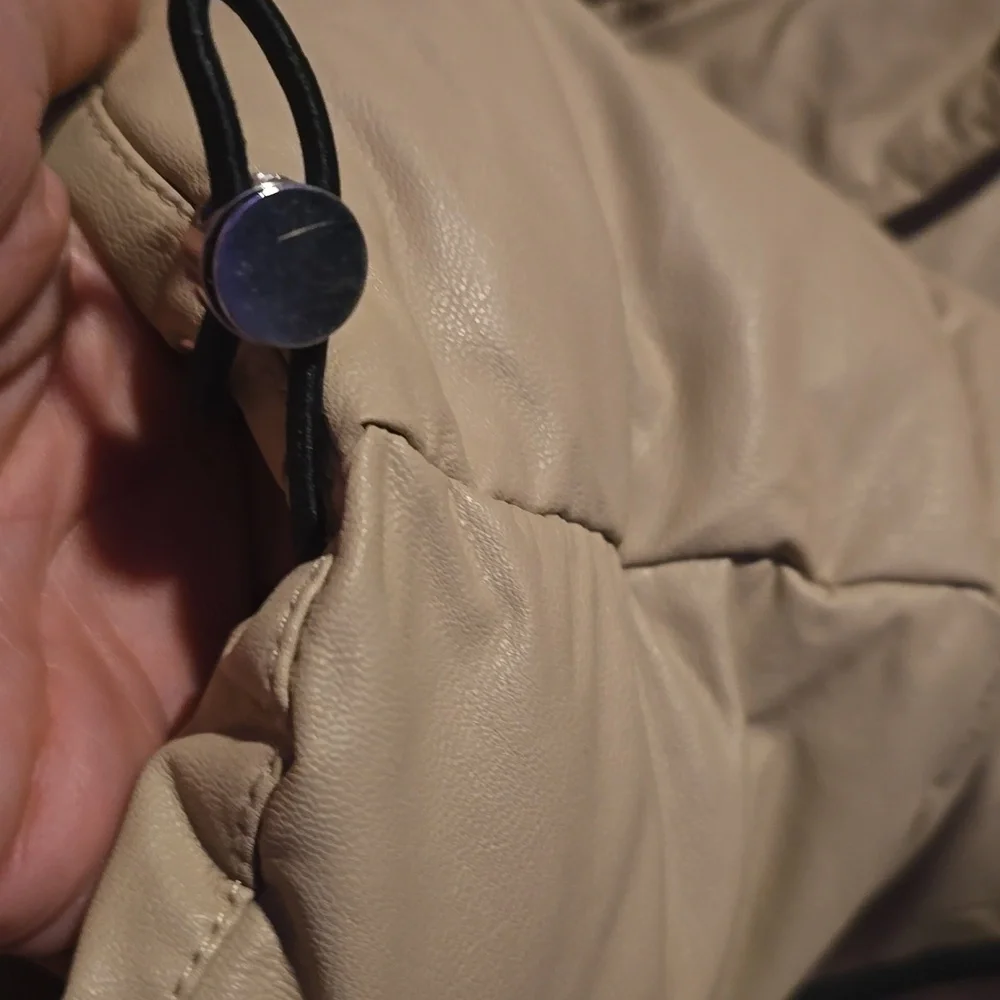 Tan Puffer Vest Steve Madden Like New Vegan leather - Picture 5 of 8